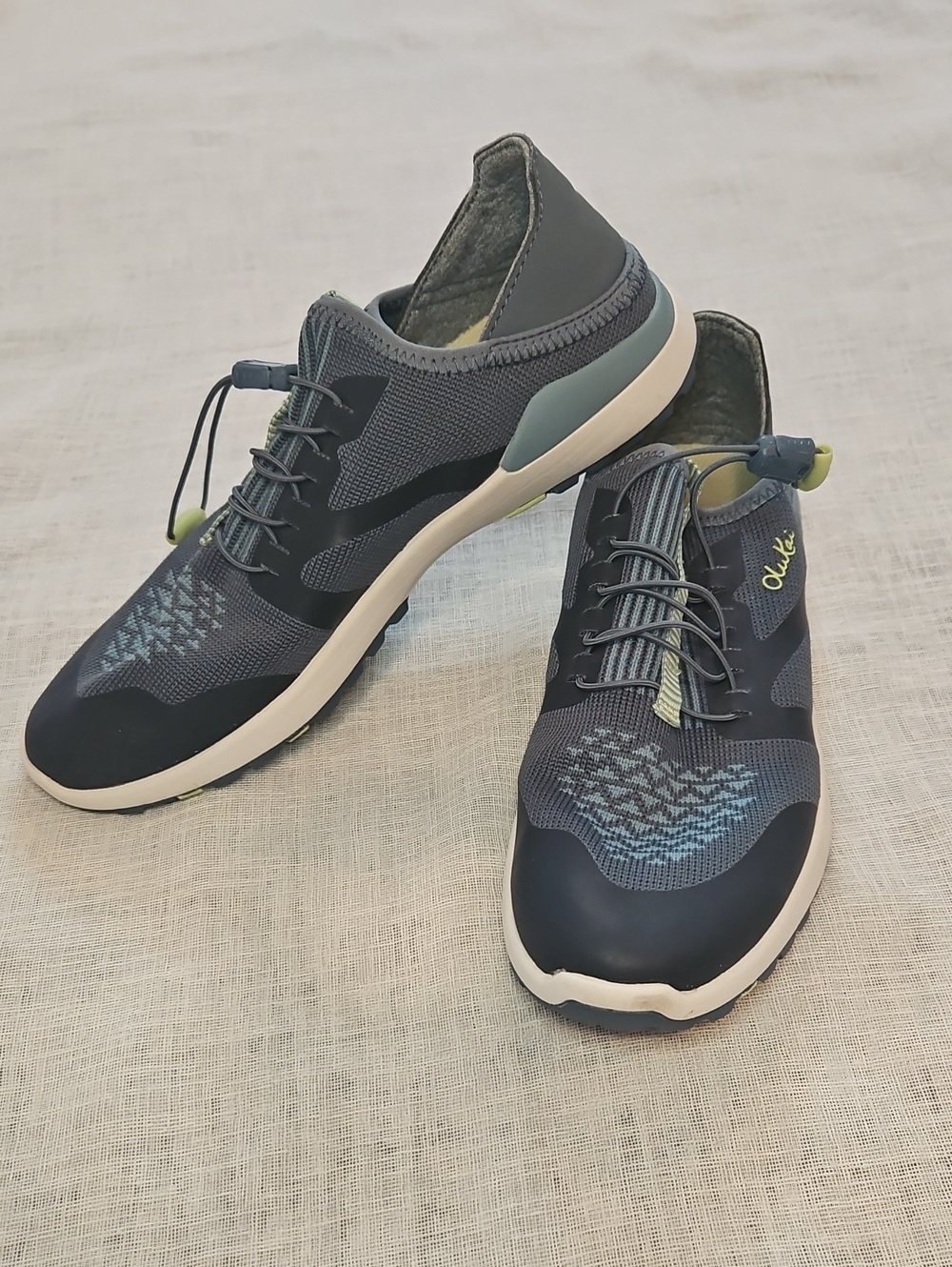 OluKai Woman's Knit Sneaker in Gray and Blue Sz 6.5
